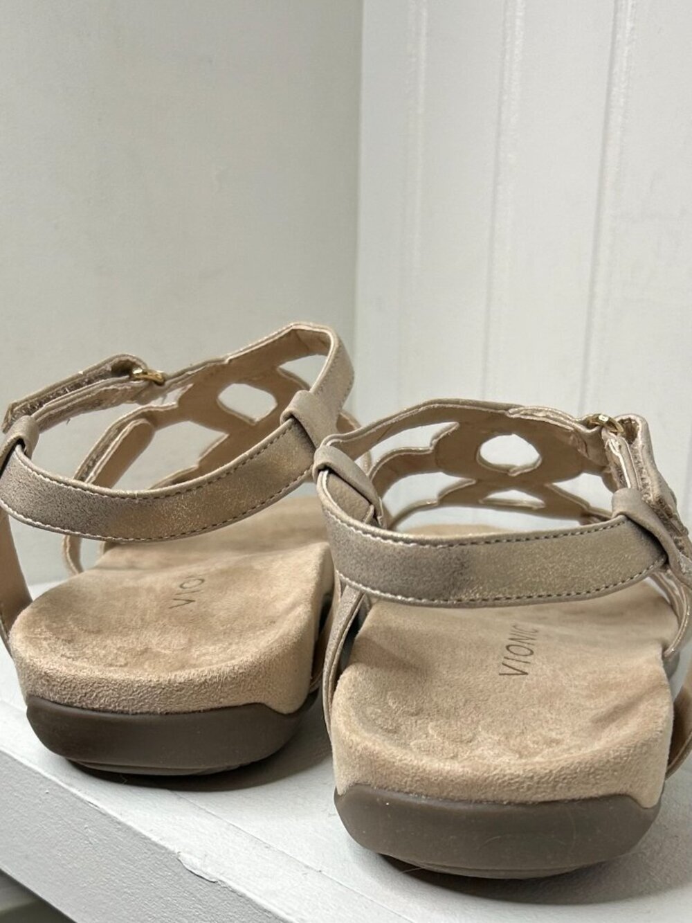 Vionic Jodie Comfort Walking Ergonomic Walking Flat Sandals size 9 - Picture 2 of 6